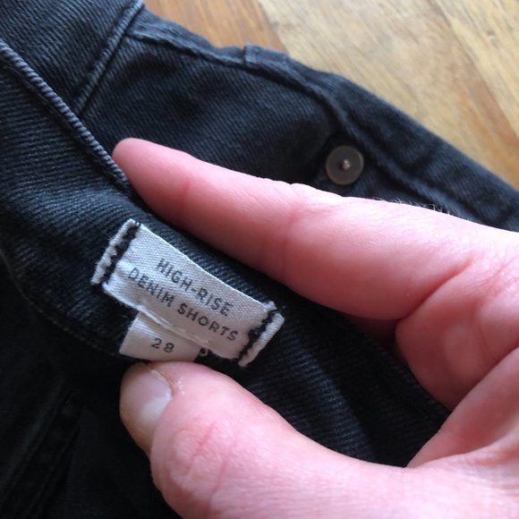 Madewell Black High-Rise Denim Shorts - Picture 6 of 7